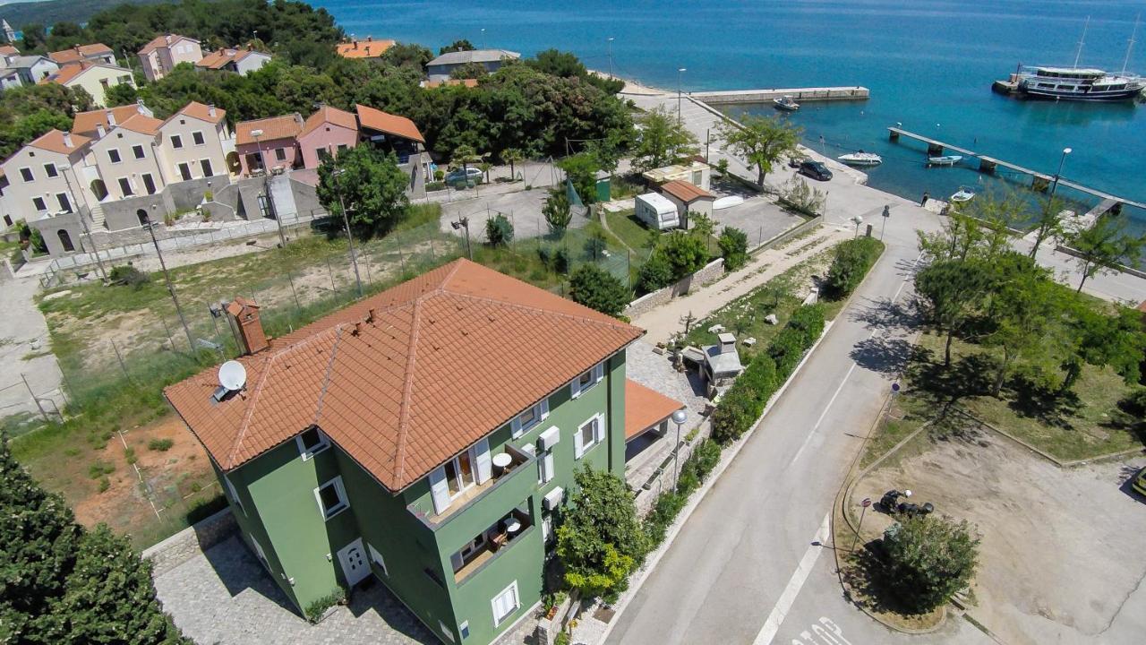 Apartments And Rooms By The Sea Nerezine, Losinj - 11815 Exterior foto
