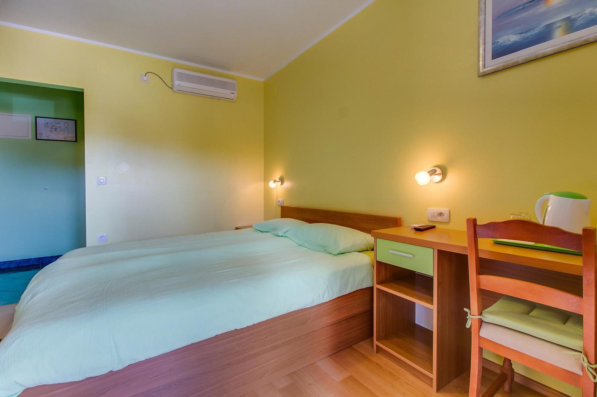 Apartments And Rooms By The Sea Nerezine, Losinj - 11815 Habitación foto