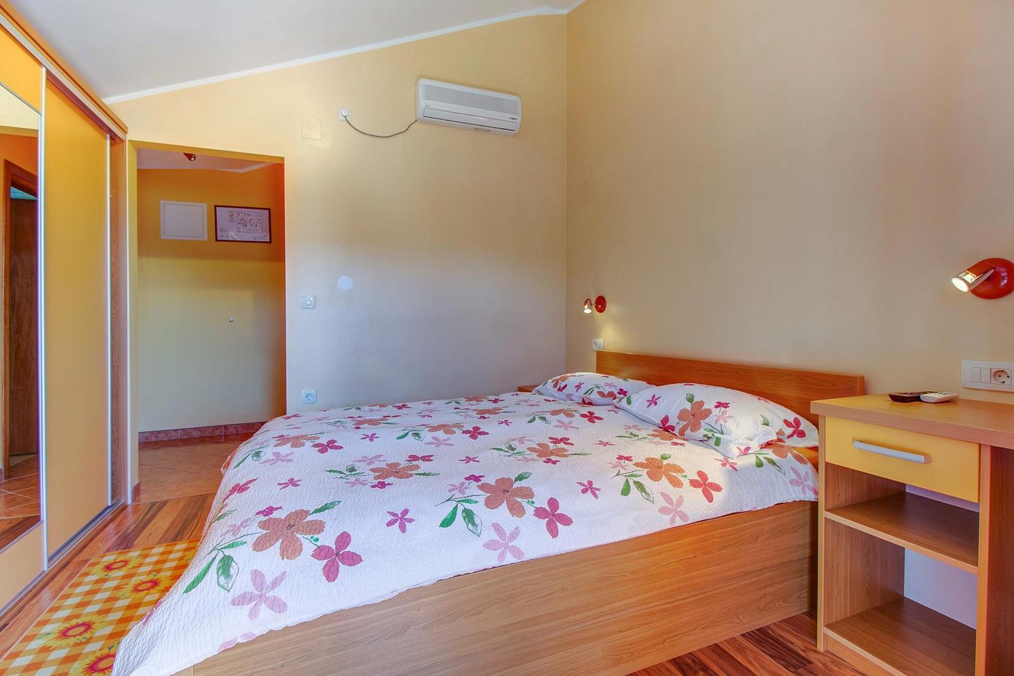 Apartments And Rooms By The Sea Nerezine, Losinj - 11815 Habitación foto